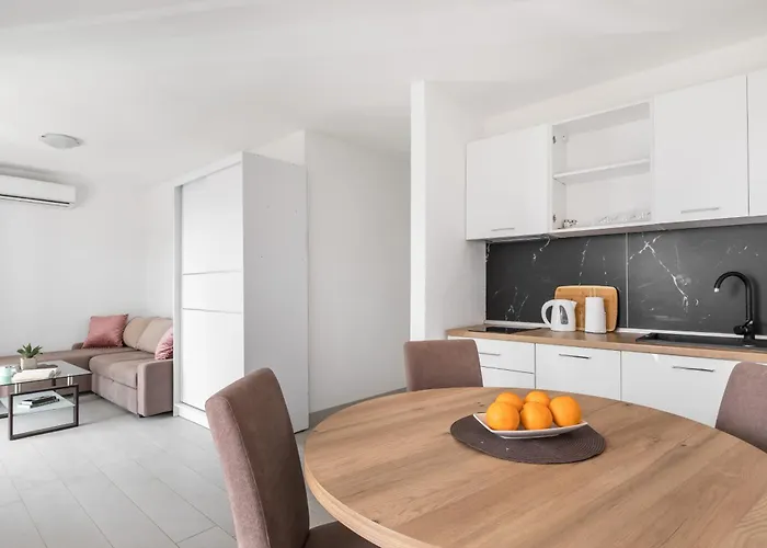 Ciovo Sunny 特罗吉尔